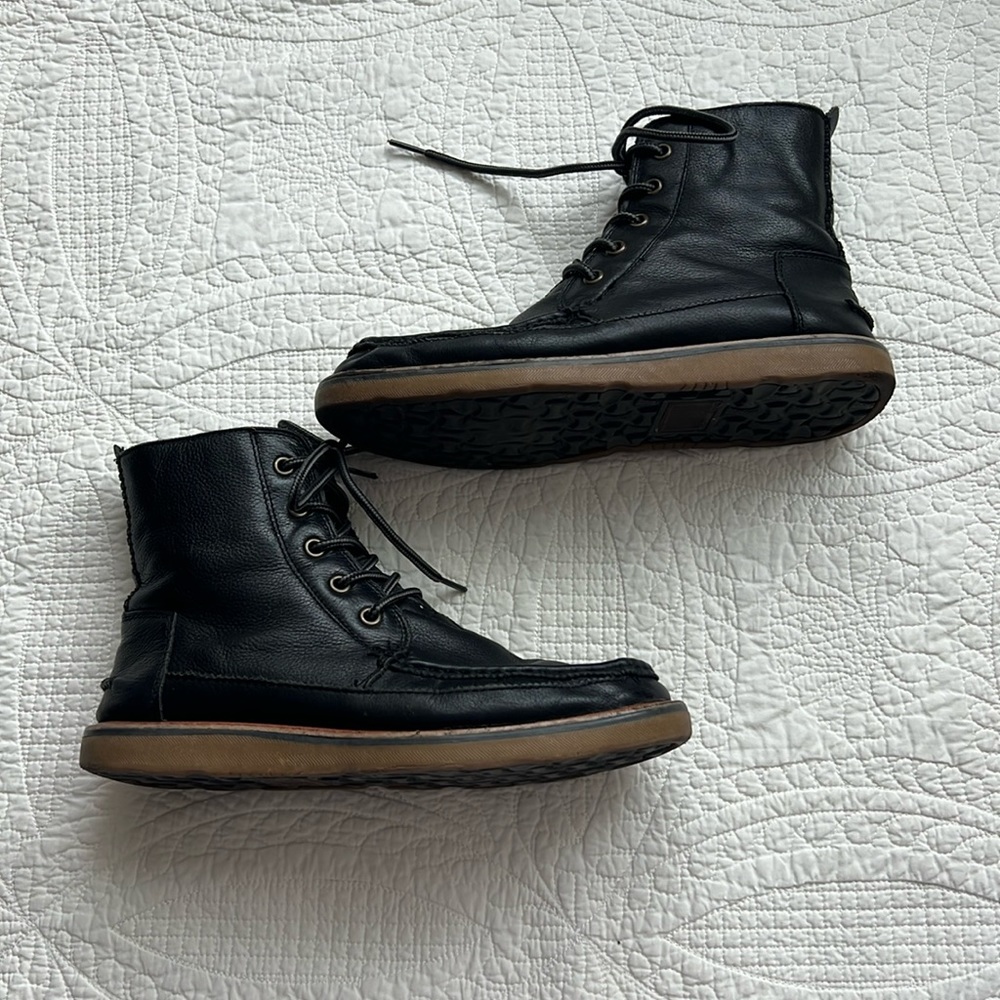 Toms lace up boots